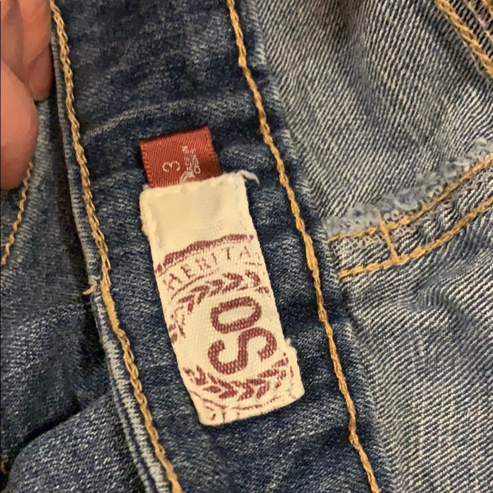 Jean shorts. - Picture 3 of 4